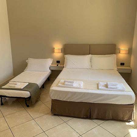 Tuanis Hotel Naples Luaran gambar