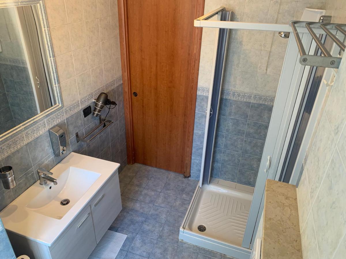 Tuanis Hotel Naples Luaran gambar