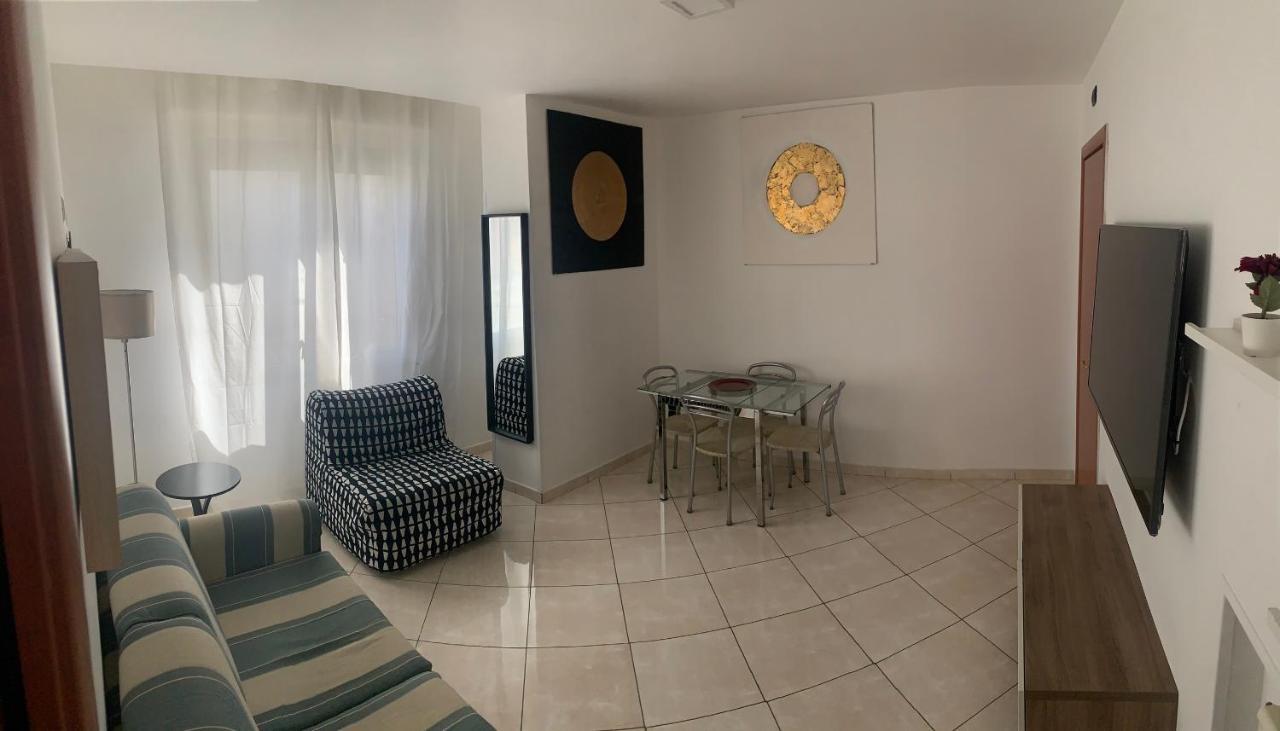 Tuanis Hotel Naples Luaran gambar