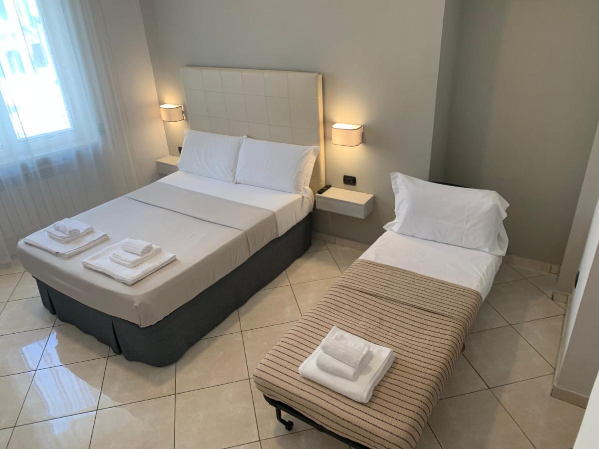 Tuanis Hotel Naples Luaran gambar